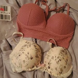 2 Victoria secret bras 32D nwot